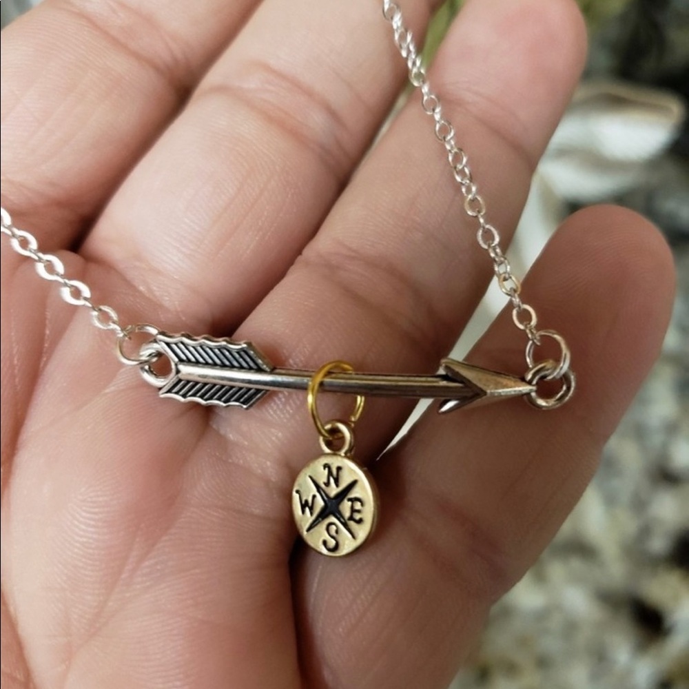 ✈️“Wanderlust ‘ Necklace - Picture 2 of 3